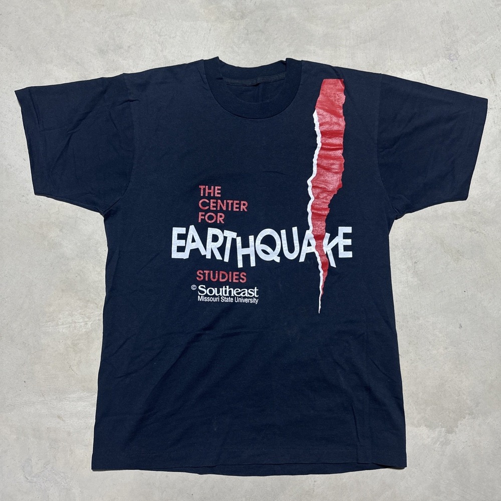 Vintage 80s 90s SZ L Southeast Missouri State University Earthquake T-Shirt USA